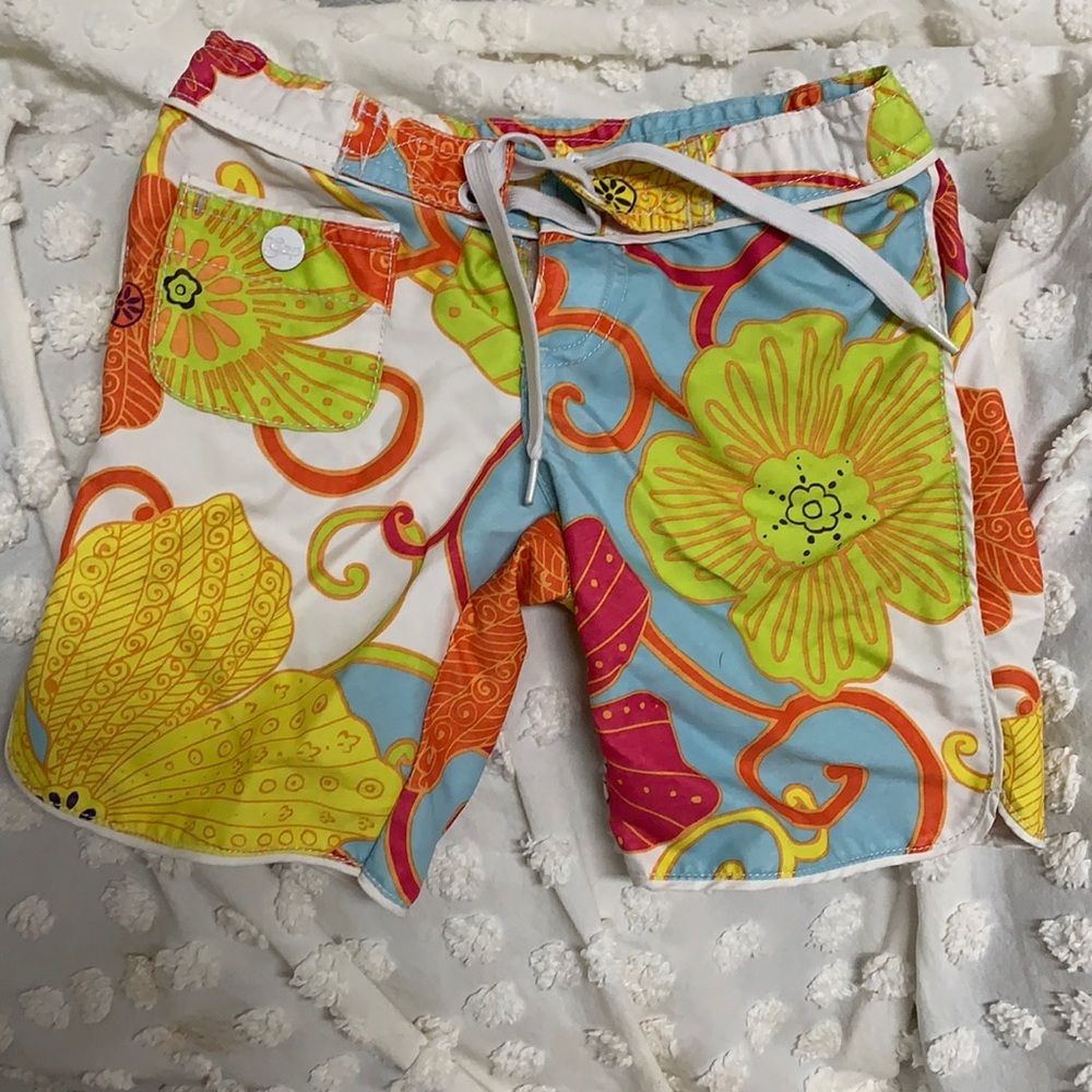 Gap Kids Summer Board Floral white blue orange shorts Size 5 - Picture 1 of 7